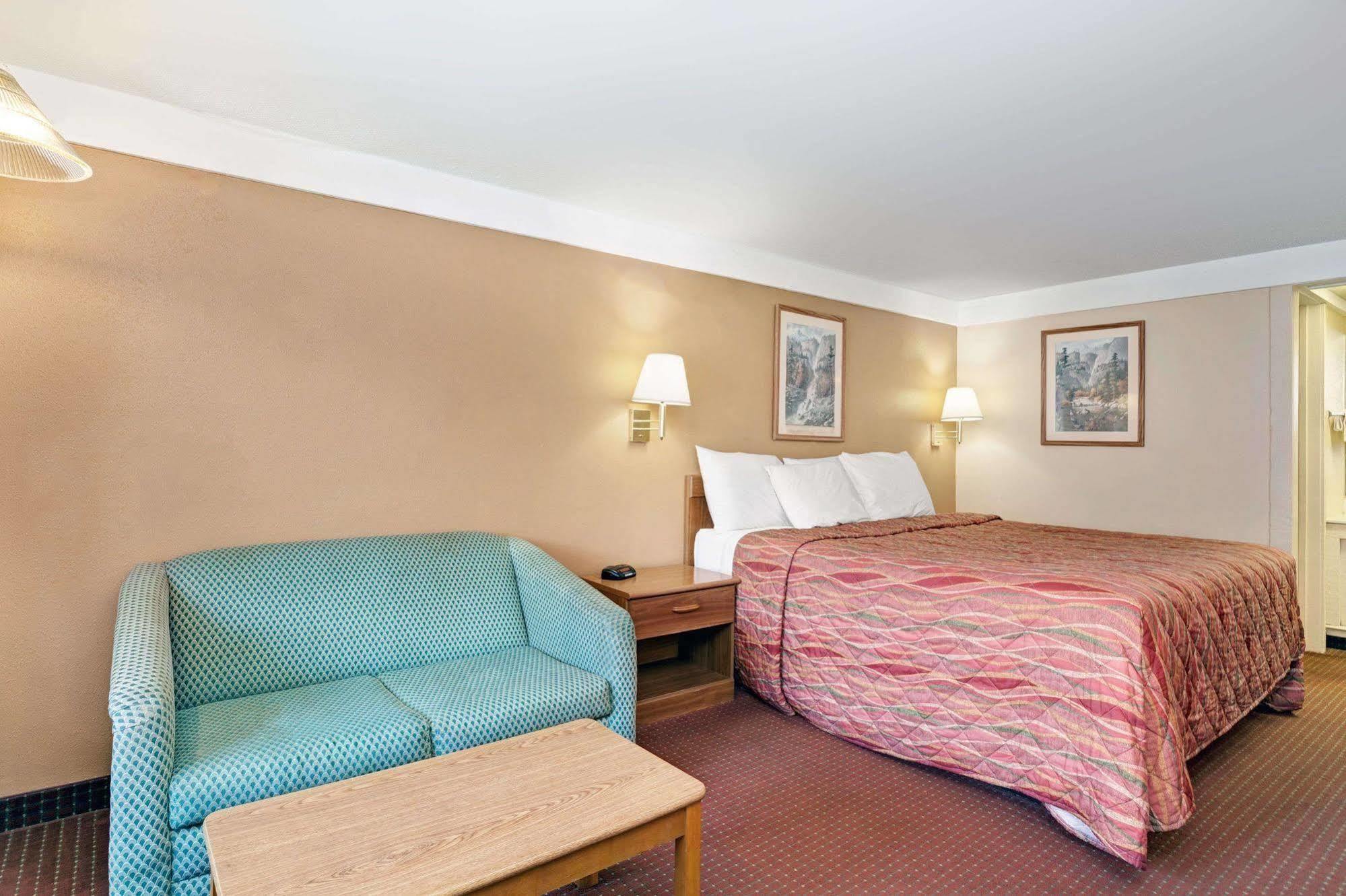 Knights Inn Charleston West Virginia Extérieur photo